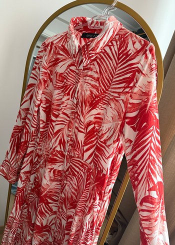 Düğmeli Kırmızı Batik Desenli Uzun Elbise - Görsel 3