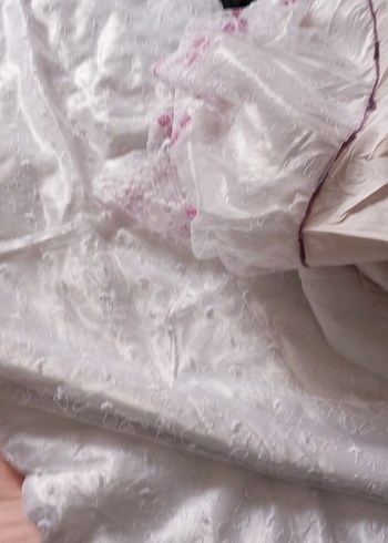 Nakışlı Beyaz Yatak Örtüsü ve Çarşaf Seti - Görsel 3