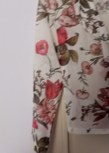 Çiçek Desenli V Yaka Uzun Kollu Beyaz Bluz - Görsel 3