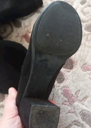 Siyah Süet Blok Topuklu Kadın Bot - Görsel 2