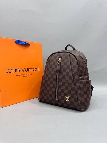 Louis Vuitton SIRT ÇANTASI