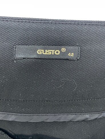 42 Beden siyah Renk Gusto Düz Kesim %70 İndirimli.