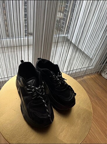 38 Beden siyah Renk Spor Ayakkabısı
