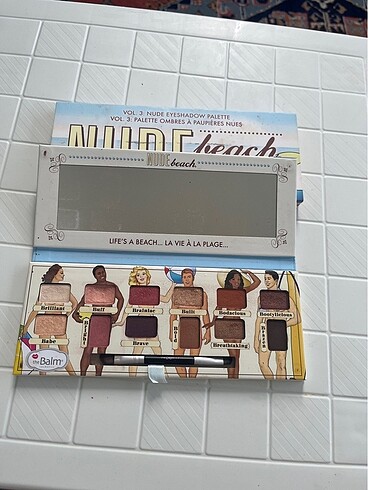  Beden Nude Beach -The Balm-Far Paleti