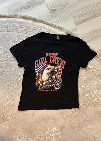 Siyah Biker Baskılı Kısa Kollu Crop Tişört