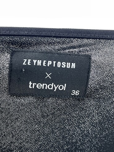 36 Beden siyah Renk Trendyol & Milla Kısa Elbise %70 İndirimli.