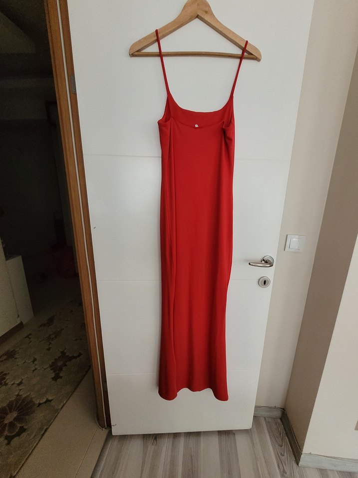 Kırmızı Uzun Askılı Kadın Elbise - Görsel 2