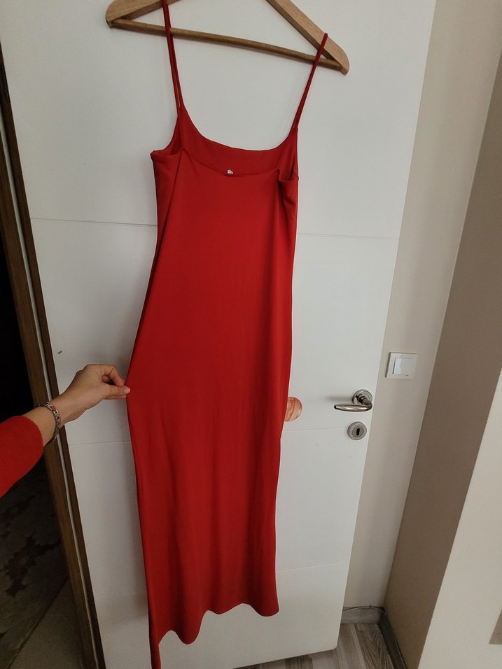 Kırmızı Uzun Askılı Kadın Elbise - Görsel 3