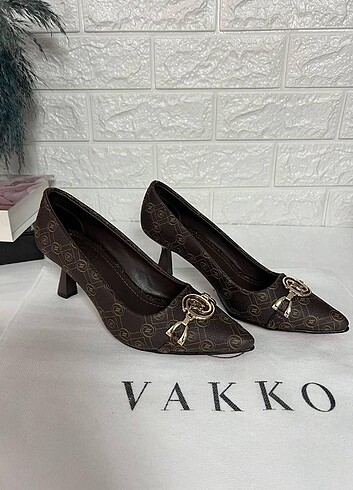 Vakko stiletto 