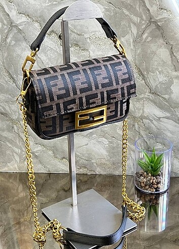 FENDİ Baguette Mini