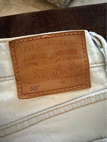 36 Beden Orijinal Levis buz mavisi 501 şort