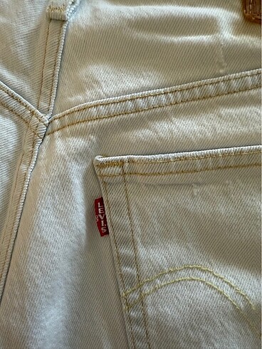36 Beden mavi Renk Orijinal Levis buz mavisi 501 şort