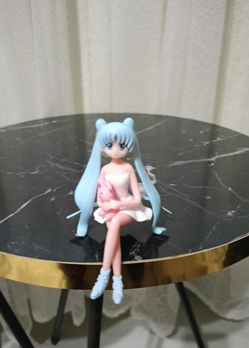 Mavi Pastel Renkli Oturan Figür - Görsel 3