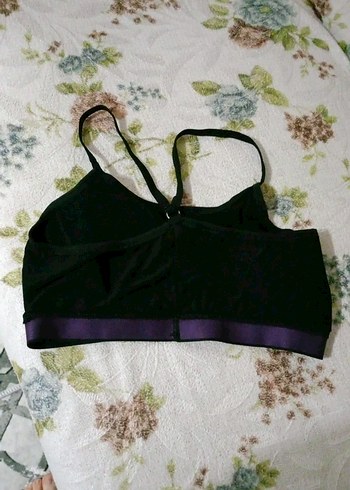 Mor Detaylı Siyah Goth Spor Sütyeni - Görsel 2