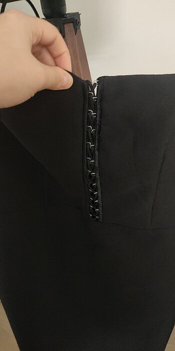Trendyol & Milla Siyah ince askılı kalem elbise 