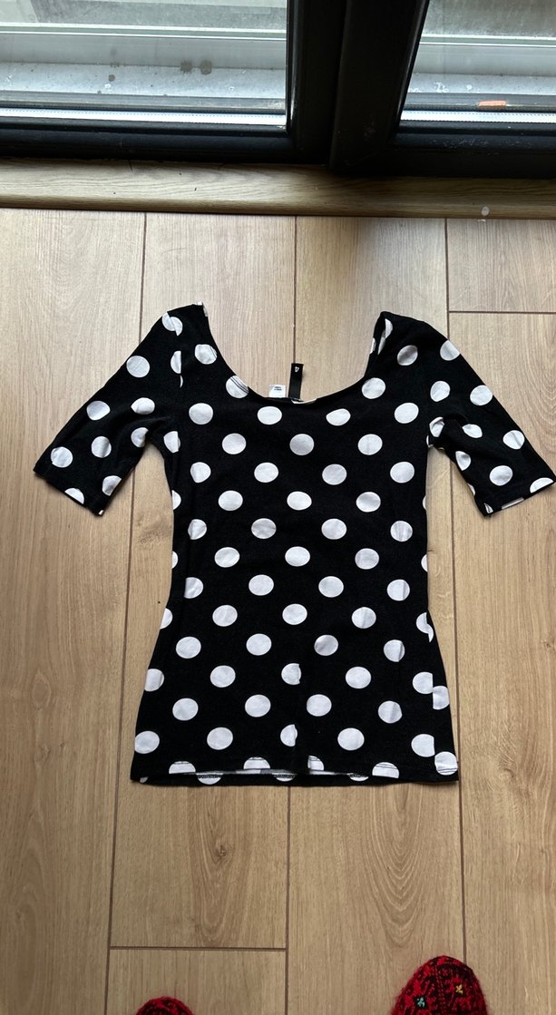 Siyah Beyaz Puantiyeli Tişört - Görsel 2