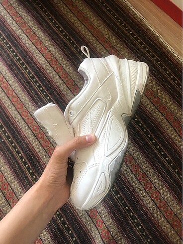 Beyaz nike