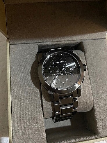 Burberry saat