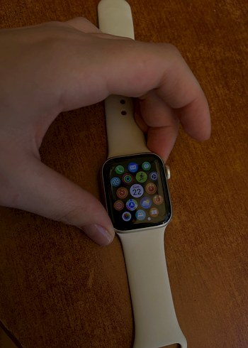 Apple Watch SE 40 MM Akıllı Saat