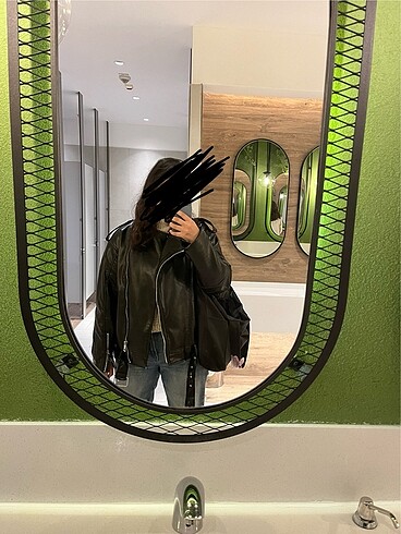m Beden siyah Renk Zara suni deri ceket m beden defosu yok
