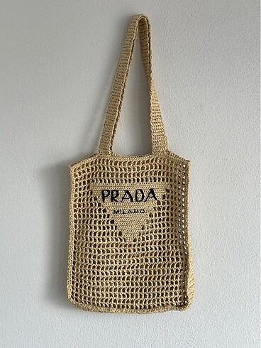 Prada çanta