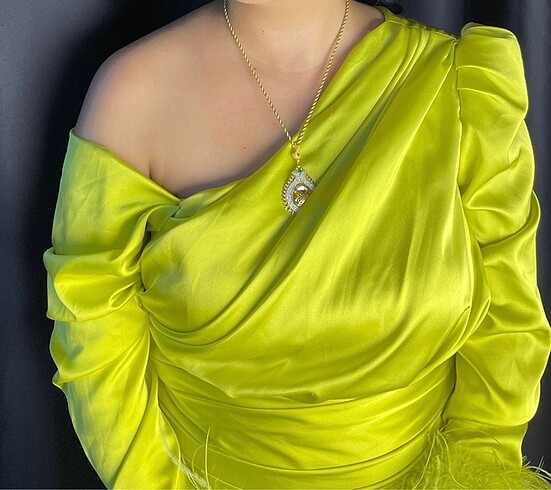 Yağ yeşili kolları tüylü abiye - Görsel 2