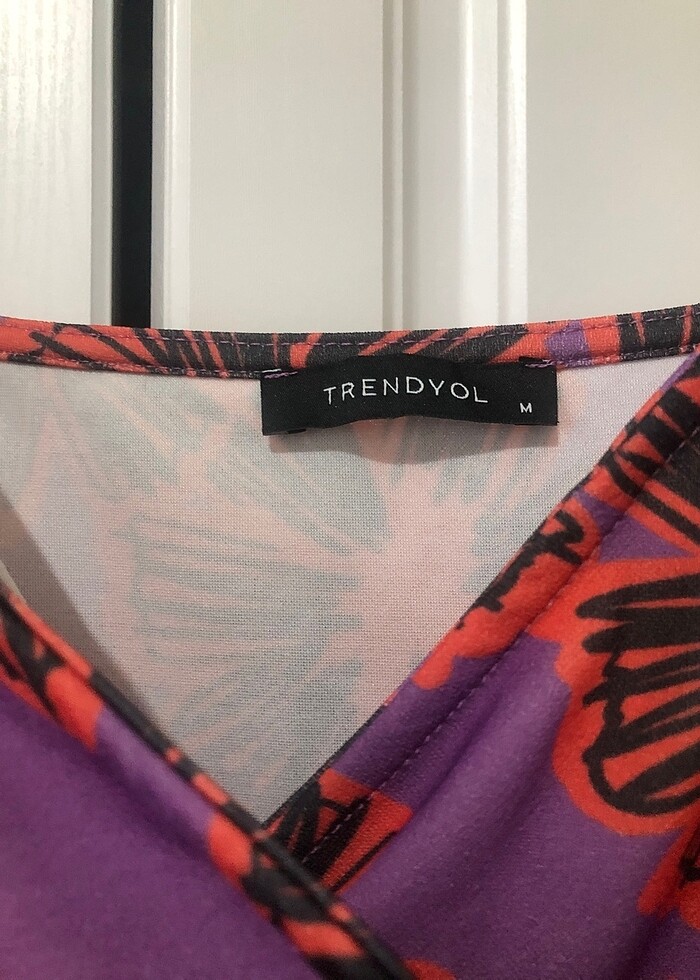 Çiçek desenli çok şık elbise - Görsel 4