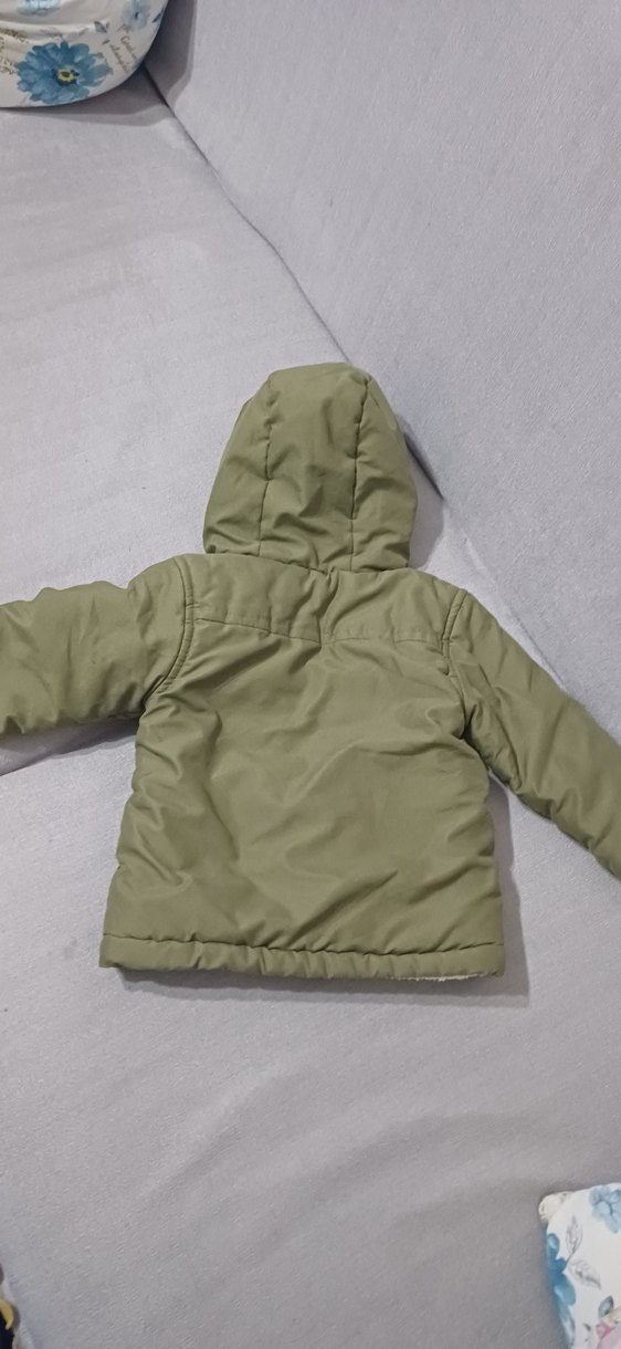 Düğmeli Kapüşonlu Erkek Çocuk Mont - Görsel 4