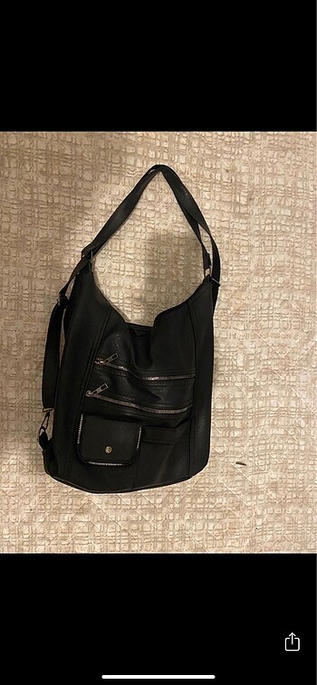 siyah kol çantası