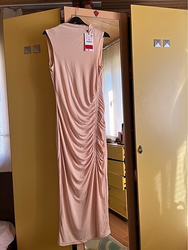 İpekyol yeni etiketli uzun elbise