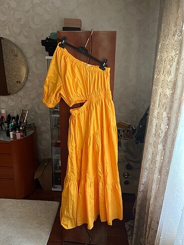 Mango aranan model uzun elbise