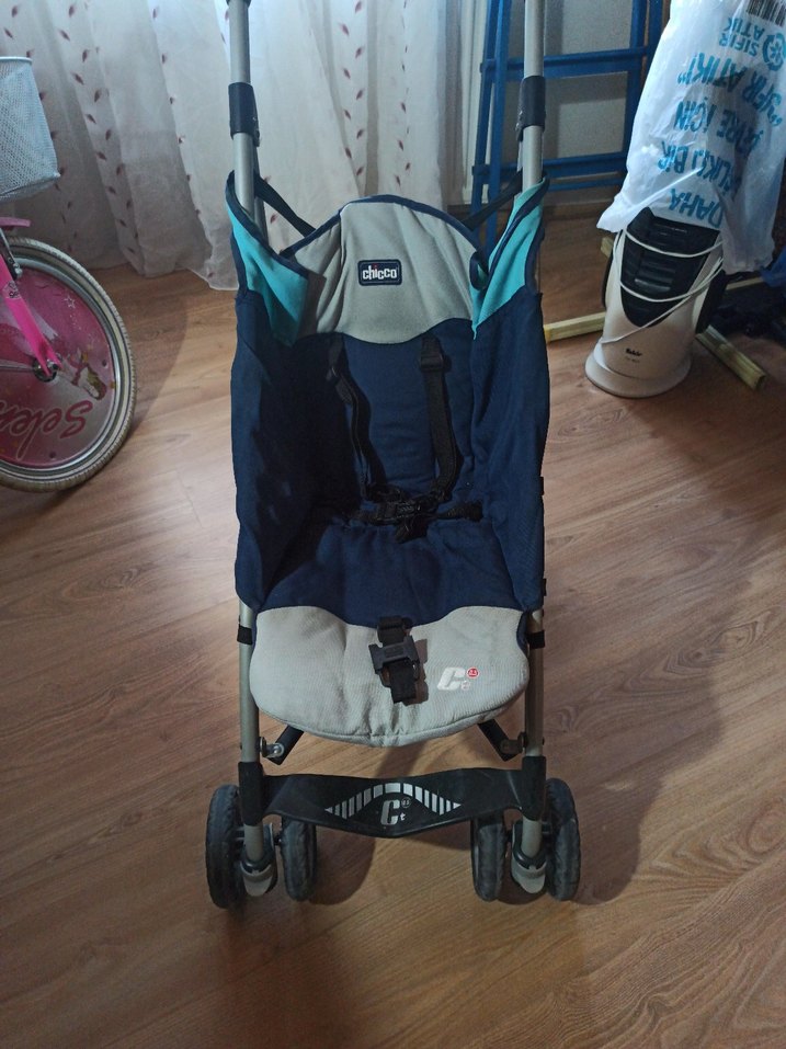 Gri ve Mavi Bebek Arabası - Görsel 3