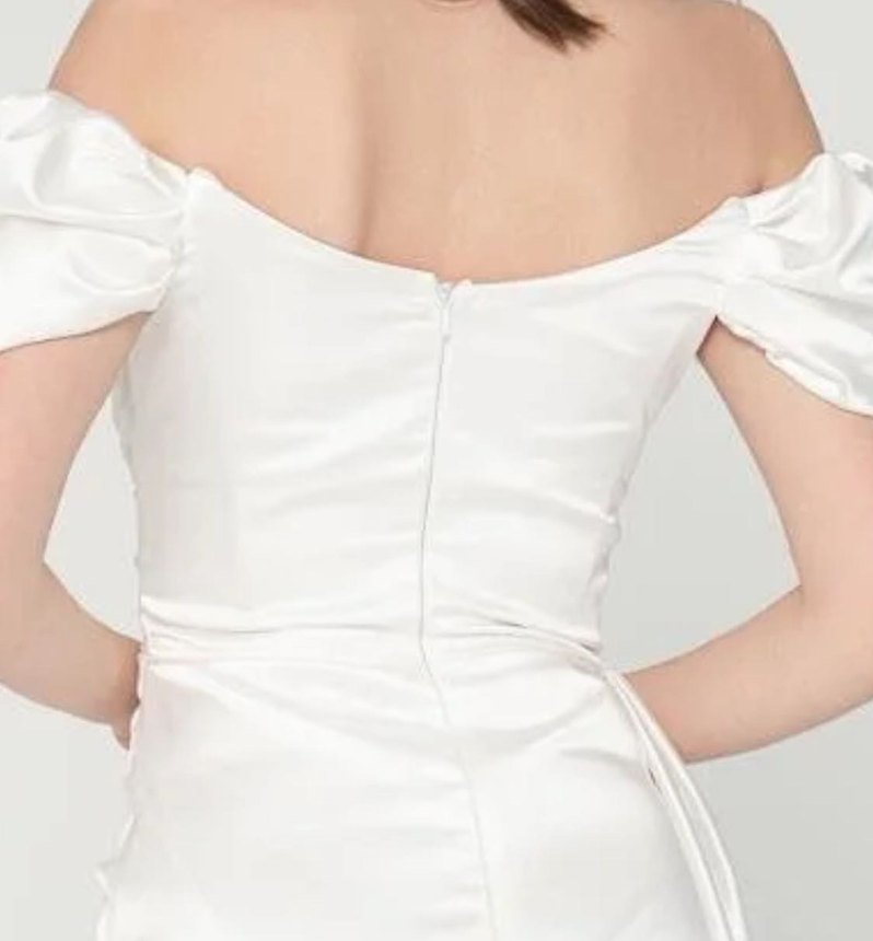 Modern Klasik Beyaz Uzun Gelinlik Nişanlık Nikah Elbisesi - Görsel 4