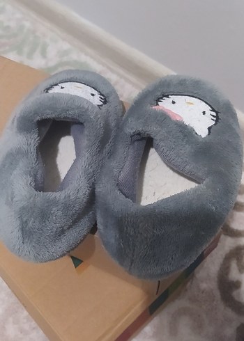 Kız Çocuk Gri Nakışlı Sıcak Terlik - Görsel 2