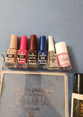 Çok Renkli Makyaj Paletleri ve Oje Seti son fiyat - Görsel 3