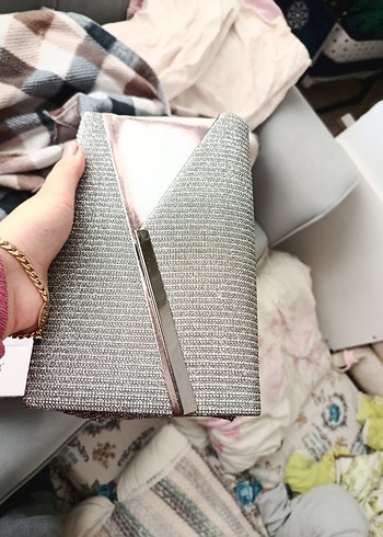 Gri Yılan Desenli Parlak Kadın El catnasi - Görsel 2