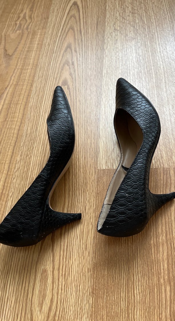 Kadın Siyah Yılan Derisi  görünümlü ayakkabı - Görsel 3