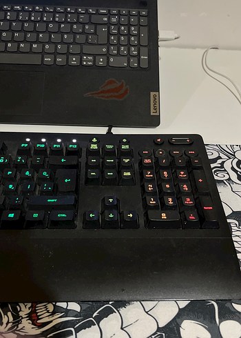 Logitech Renkli LED aydınlatmalı siyah mekanik klavye - Görsel 3