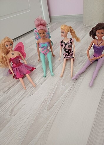Diğer Barbie Bebek