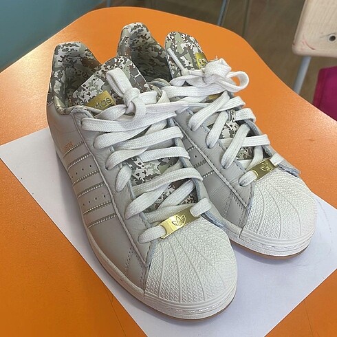 Adidas superstar