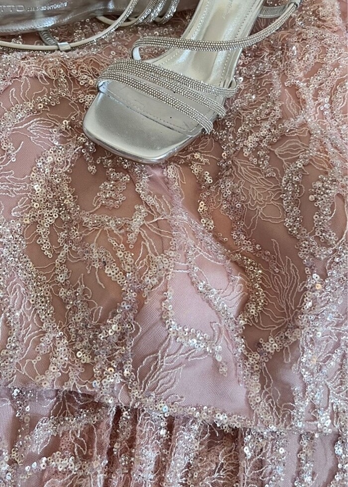 Pullu boncuklu tasarım abiye - Görsel 3