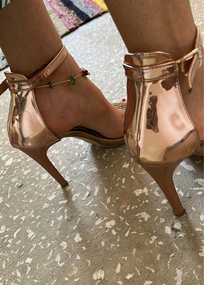 Topuklu ayakkabı - Görsel 2