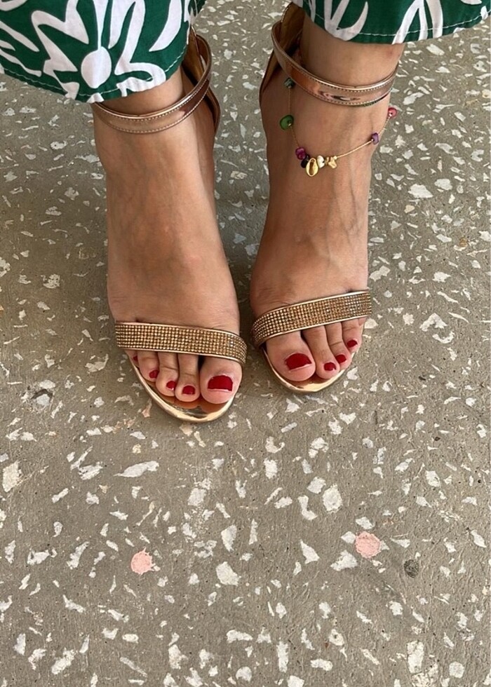 Topuklu ayakkabı - Görsel 4