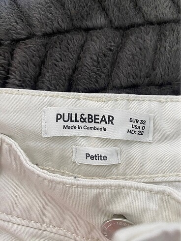 32 Beden beyaz Renk pull and bear jean