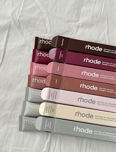 RHODE gloss