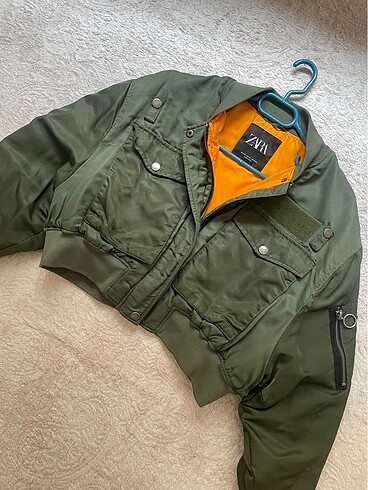 ZARA BOMBER CEKET