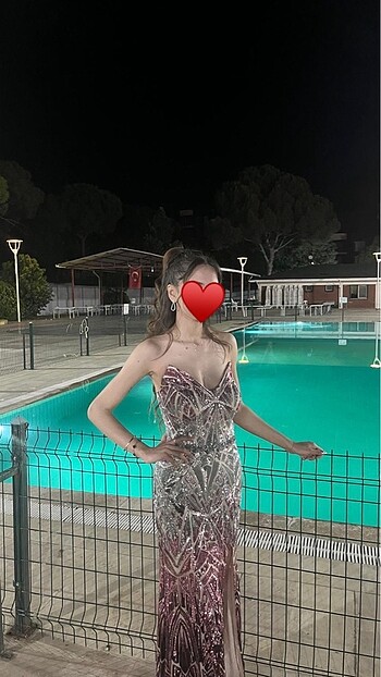 Diğer Gümüşle pembe birleşimi parlak abiye