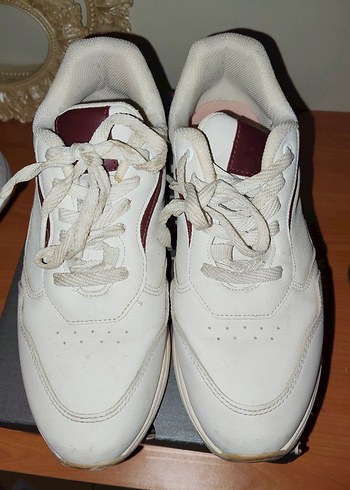 Beyaz Bağcıklı Kadın Spor Ayakkabısı - Görsel 3