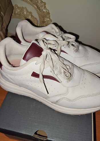 Beyaz Bağcıklı Kadın Spor Ayakkabısı - Görsel 2