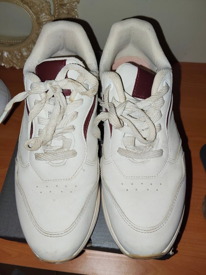 Beyaz Bağcıklı Kadın Spor Ayakkabısı - Görsel 3